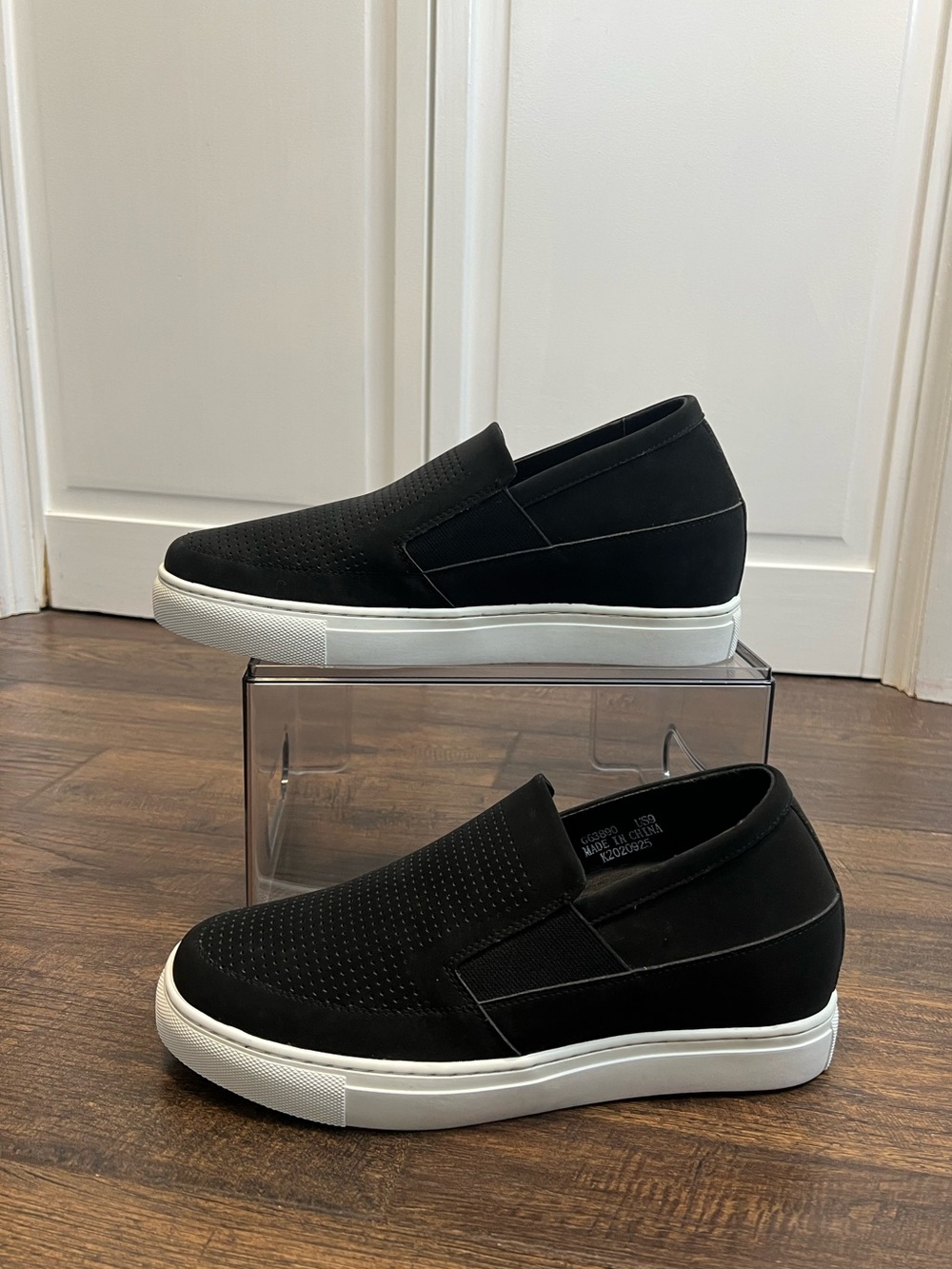 Calto Men's Invisible Height Increasing Black Slip-On Casual Loafers Size 9